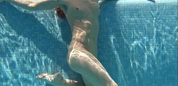  Nicole Pearl super hot and horny shaking ass in the pool